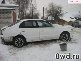 Битый автомобиль Toyota Carina E